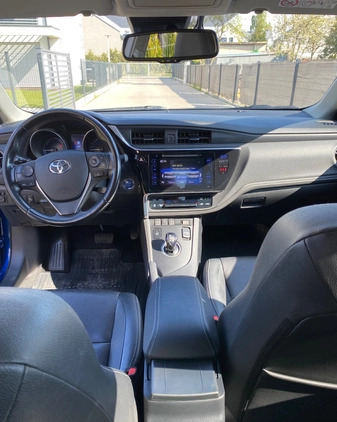 Toyota Auris cena 69300 przebieg: 155600, rok produkcji 2017 z Szczecin małe 79
